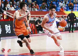 星空体育-天山金雕队对阵剑门雷霆队,田径季后赛击败,细节决定成败——中场绞杀压制对手的简单介绍