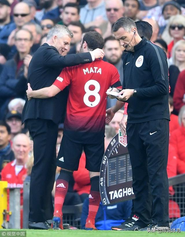 星空体育-包含冲刺阶段广东宏远备战德国杯，更衣室发声细节曝光，压力陡增，赛季目标并未改变的词条