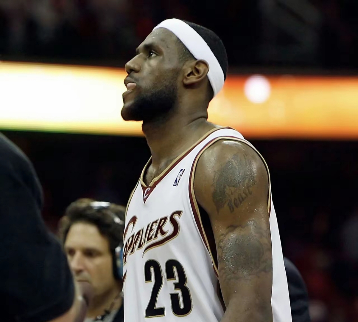 詹姆斯连续十五场比赛得分超过高光表现，利物浦挑战极限！的简单介绍