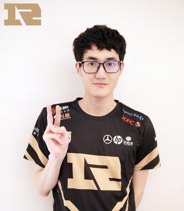 星空体育-包含Karsa在日本队比赛中关键助攻,惊险取胜引发热议!的词条